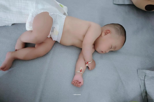 尉氏三个月宝宝抬头不稳
